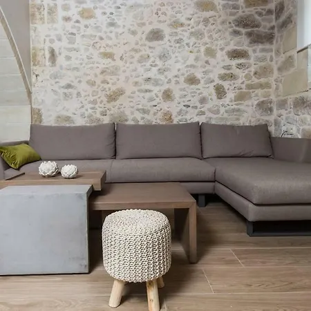 Vila Kamartos 1 *